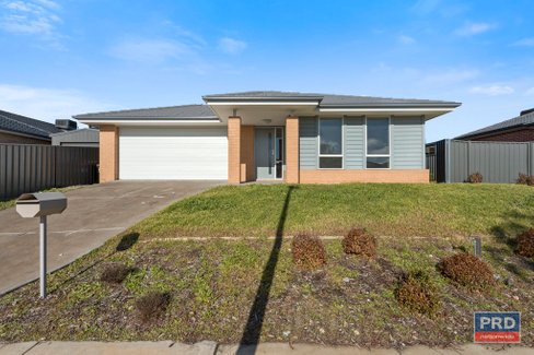 18 Counsel Road, HUNTLY VIC 3551