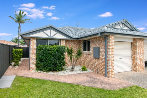 1/8 Cromer Court, BANORA POINT NSW 2486
