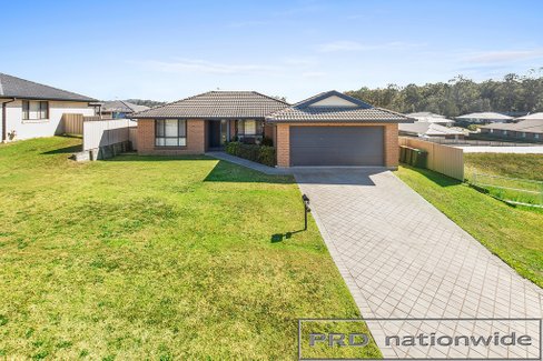 18 Diamond Circuit, RUTHERFORD NSW 2320