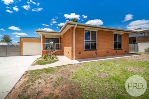 18 Elizabeth Avenue, FOREST HILL NSW 2651