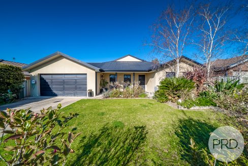 18 Fay Avenue, KOORINGAL NSW 2650