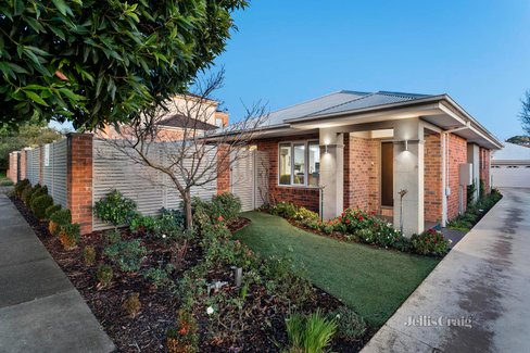 1 8 Franklin Road Doncaster East 3109