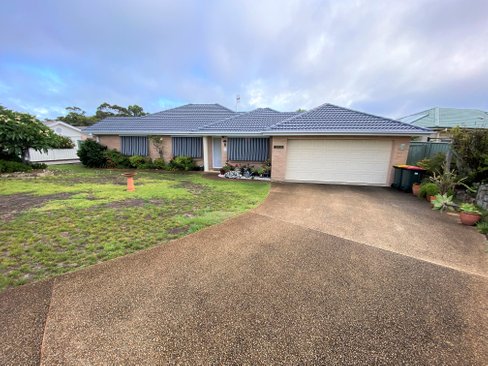 1/8 Helm Close, SALAMANDER BAY NSW 2317