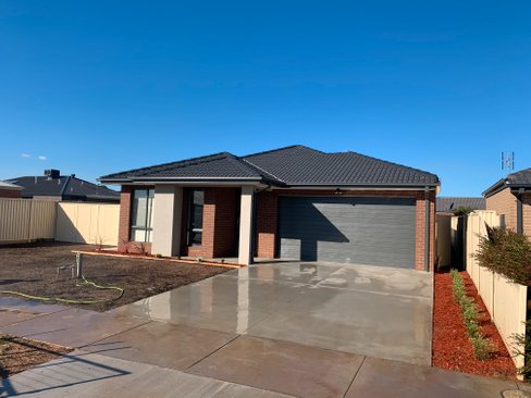 18 Hillsborough Avenue, SHEPPARTON VIC 3630