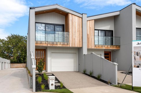 18 Marbles Crescent  Ballarat East 3350