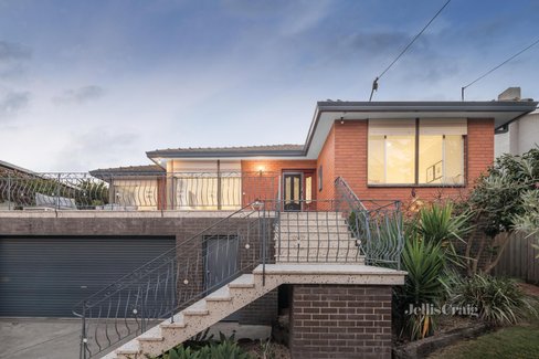 18 McAuley Drive Rosanna 3084
