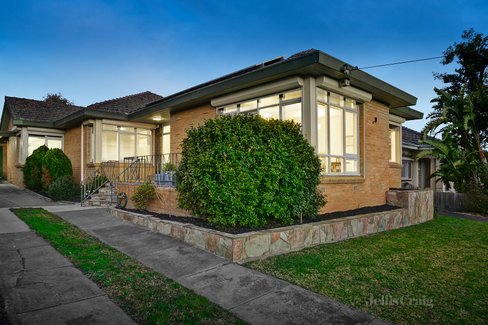 18 McConchie Avenue Kew East 3102