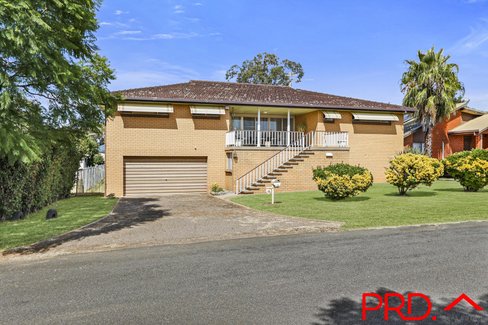 18 McDonald Crescent, TAMWORTH NSW 2340