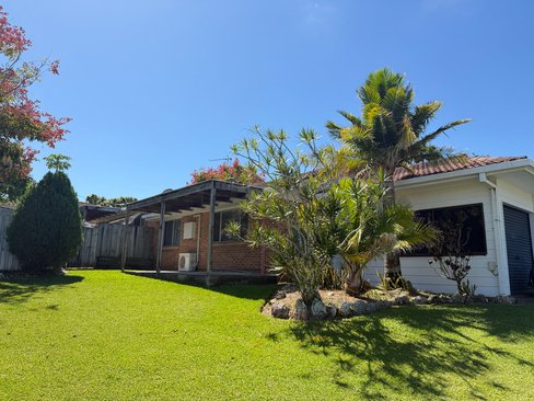 1/8 Melrose Place, SOUTHPORT QLD 4215