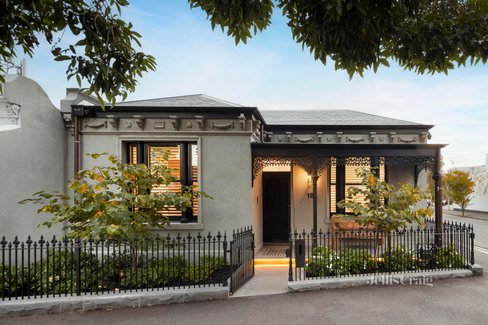 18 Merton Street Albert Park 3206
