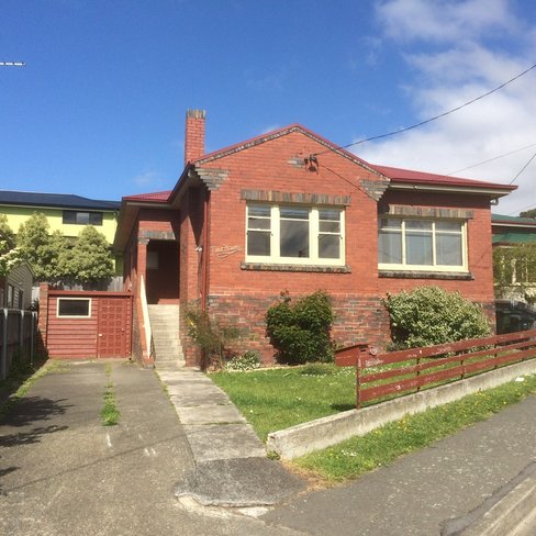 18 Oakley Street, NEW TOWN TAS 7008