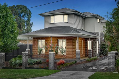 1 8 Oliver Street Ringwood 3134