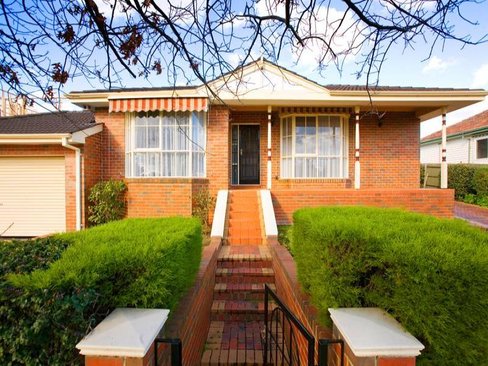 1 8 Orchard Crescent Mont Albert North 3129