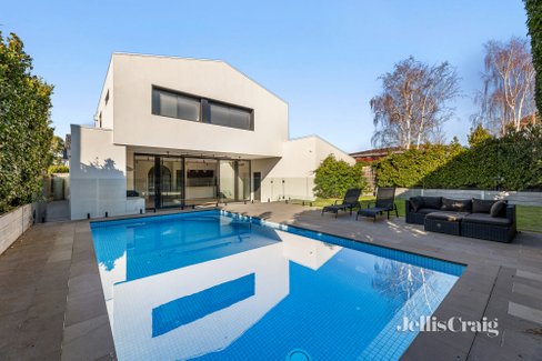 18 Orrong Cres  Camberwell 3124