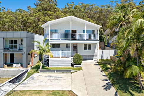 18 Raymond Avenue, SALAMANDER BAY NSW 2317