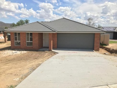 18 Reginald Drive, TAMWORTH NSW 2340