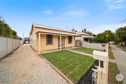 18 Russell Street, QUARRY HILL VIC 3550