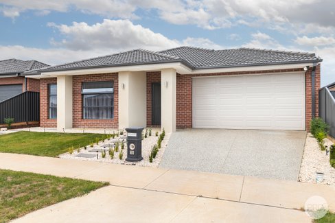 18 Settlers Drive, BONSHAW VIC 3352