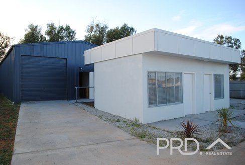 18 Silver City Highway, BURONGA NSW 2739