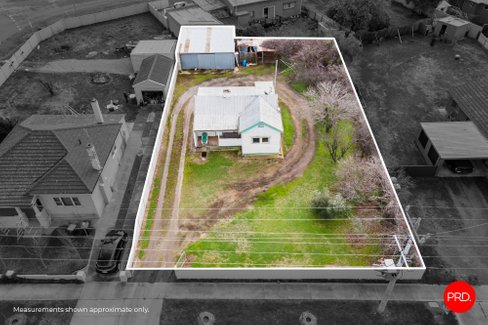 18 Sparrowhawk Road, LONG GULLY VIC 3550