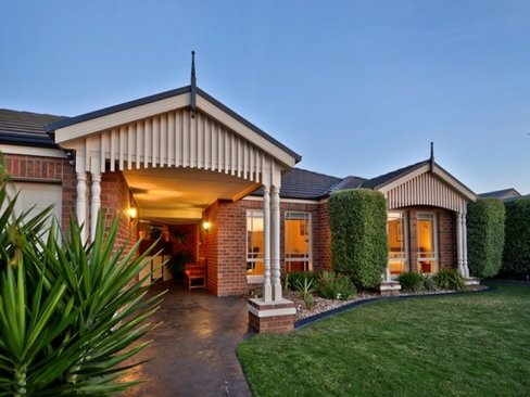18 Tabess Court St Albans Park 3219