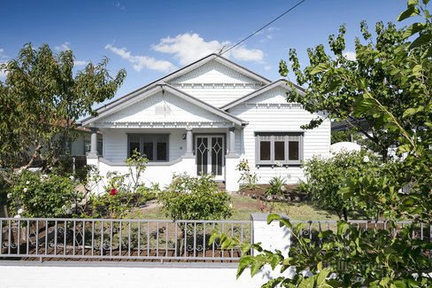 18 Tanner Grove Northcote 3070