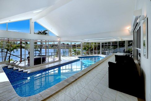 18 Tortuga Place, CLEAR ISLAND WATERS QLD 4226