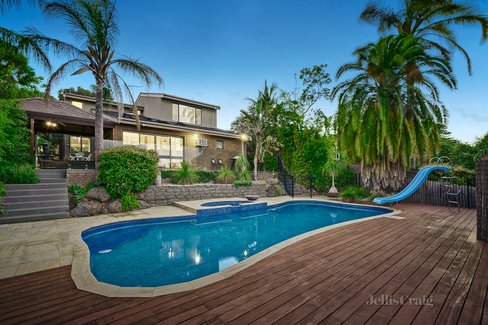 18 Toulon Drive Templestowe Lower 3107
