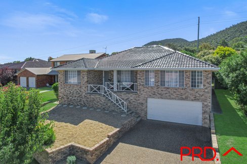 18 Valley Drive, TAMWORTH NSW 2340