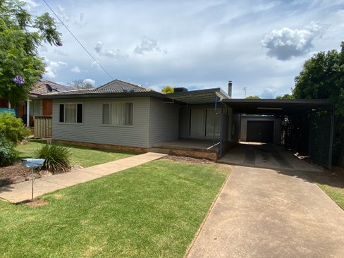 18 Warren Street, SOUTH TAMWORTH NSW 2340