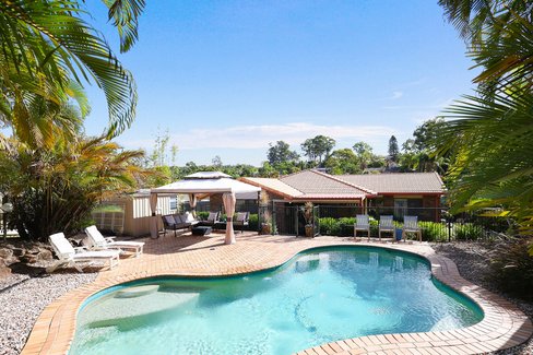 18 Watford Crescent, MOLENDINAR QLD 4214
