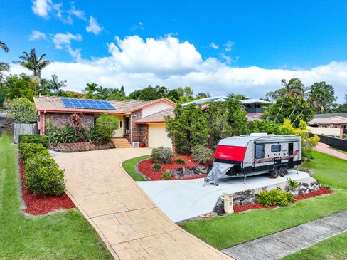 18 Watford Crescent, MOLENDINAR QLD 4214