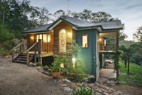 18 Webb Street Warrandyte 3113