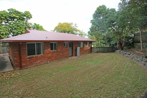 18 Windsor Place, MOLENDINAR QLD 4214