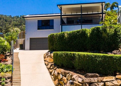 18 Woodwark Crescent, CANNONVALE QLD 4802