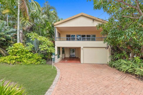 180 Ocean Parade, Burleigh Heads QLD 4220