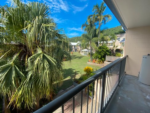 18/11 Island Drive, CANNONVALE QLD 4802