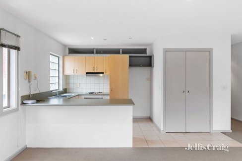 1/82 - 84 Mount Street Heidelberg 3084