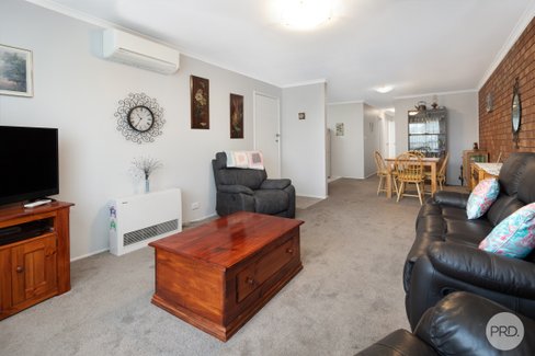 1/85 Marie Crescent, WENDOUREE VIC 3355