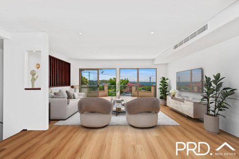 1/853 Henry Lawson Drive, PICNIC POINT NSW 2213