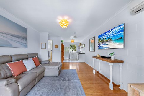 18/6 St Martins Lane, CANNONVALE QLD 4802