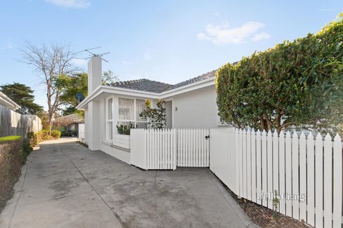1 87 Lochiel Avenue Edithvale 3196
