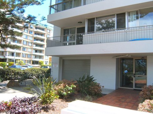 1/88 The Esplanade, BURLEIGH HEADS QLD 4220