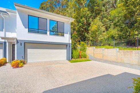 18/9 Border Drive North, CURRUMBIN WATERS QLD 4223