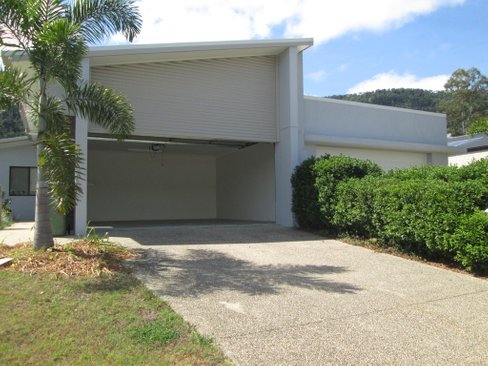 1/89 Parker Road, CANNONVALE QLD 4802