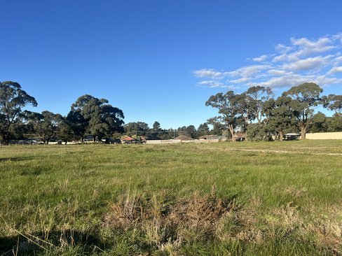 19 & 21 Armstrong Street, CRESWICK