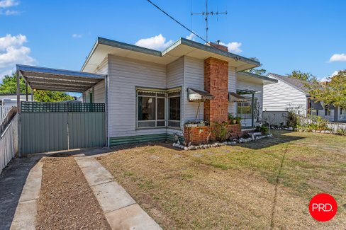 19 Bay Street, GOLDEN SQUARE VIC 3555