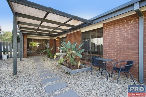 19 Brigalow Court, THURGOONA NSW 2640