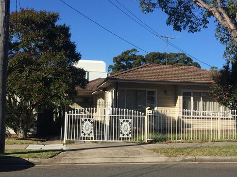 19 Bristol Rd, HURSTVILLE NSW 2220