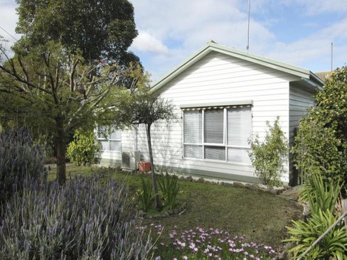 19 Cambra Road Belmont 3216